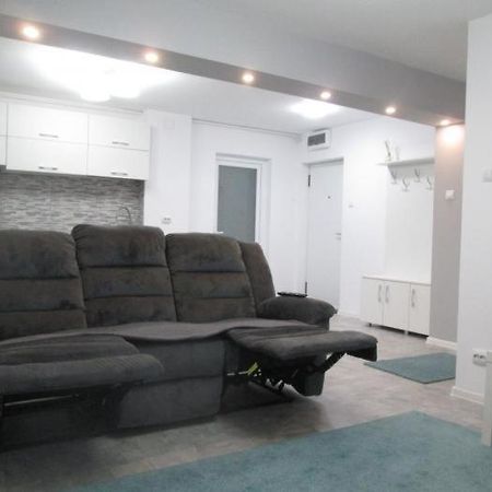 Apartament Sarra Targoviste Eksteriør bilde