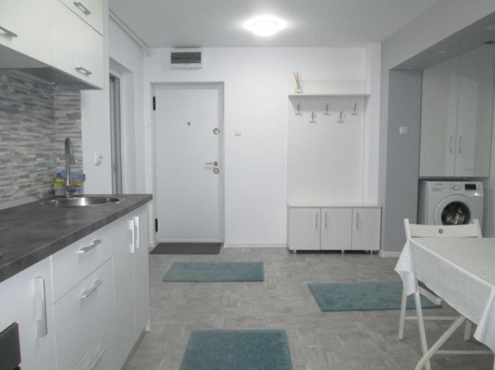 Apartament Sarra Targoviste Eksteriør bilde